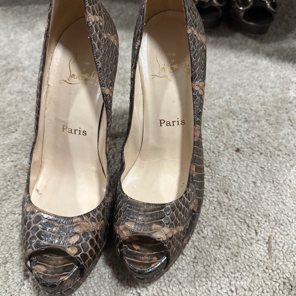 Christian Louboutin Women's Brown and Red Courts